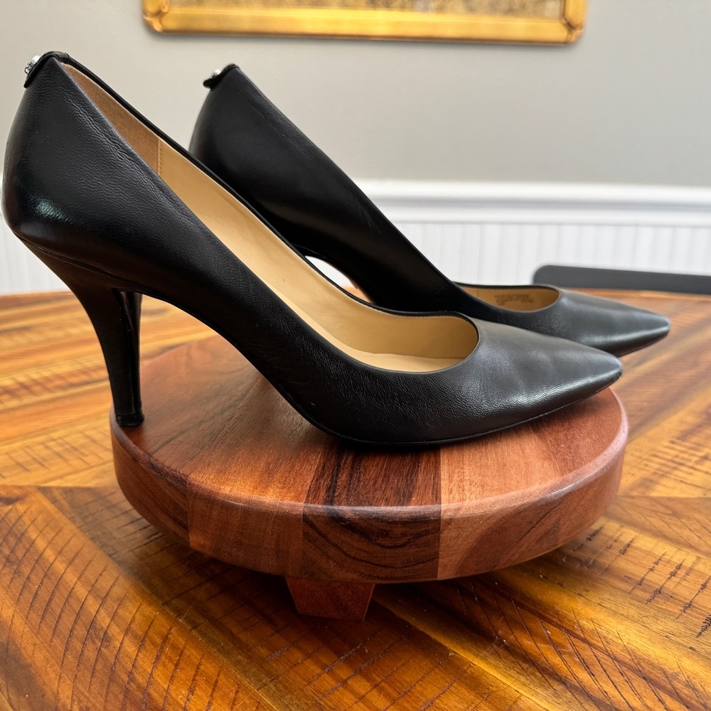 Gorgeous black Michael Kors heels